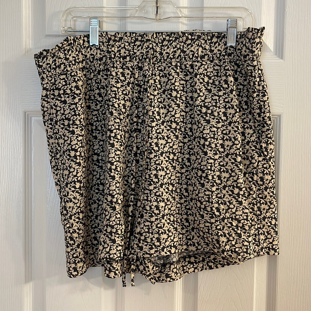 Never Worn NWT Banana Republic Shorts